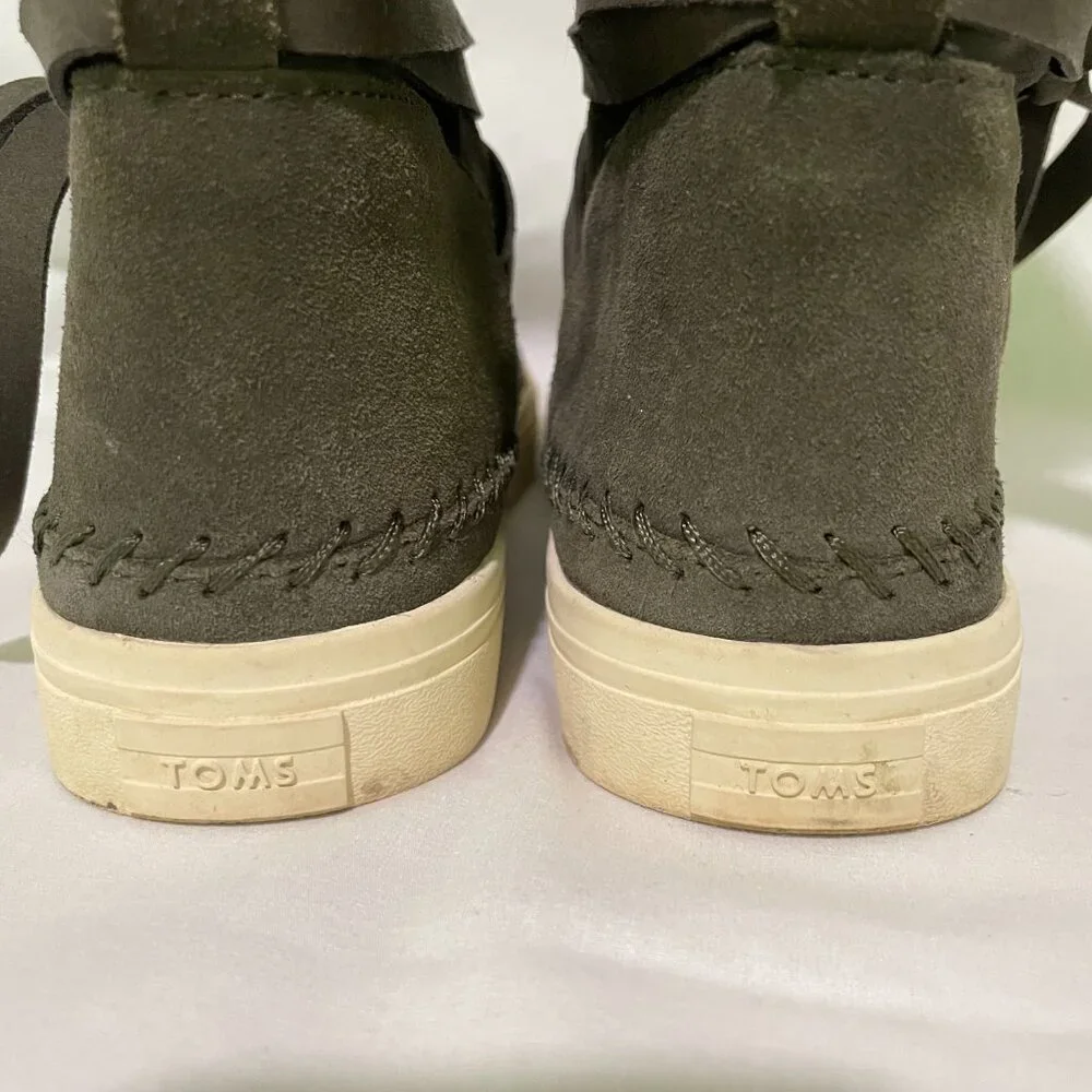 Toms Women’s Olive Green Leather Faux Fur Lined Boots Size 7